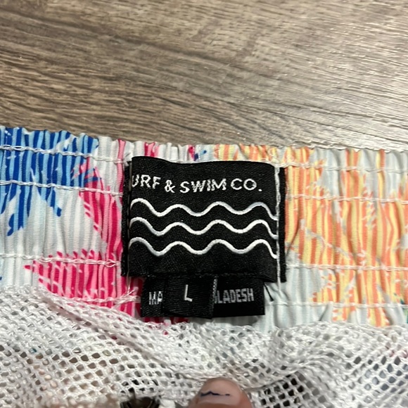 Men’s tropical and striped swim trunks- size Large - Picture 5 of 7